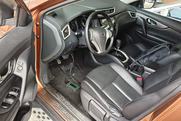 Used Nissan X-Trail 2015 2.0L CVT Comfort MAX Edition 2WD Driver Seat