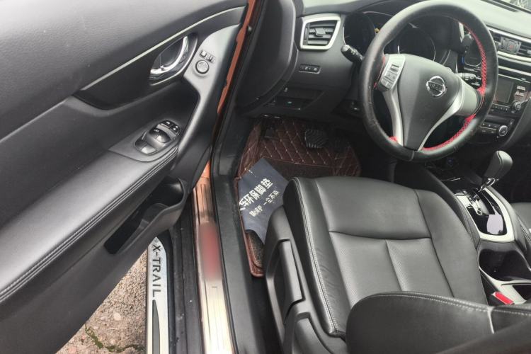 Used Nissan X-Trail 2015 2.0L CVT Comfort MAX Edition 2WD Driver Seat