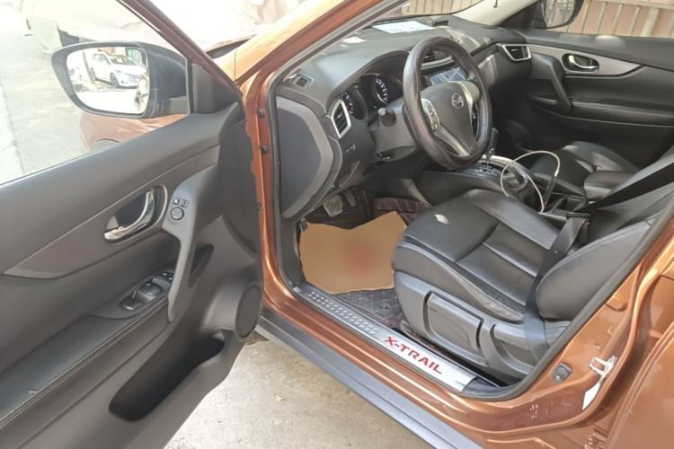 Used Nissan X-Trail 2015 2.0L CVT Comfort MAX Edition 2WD Driver Seat