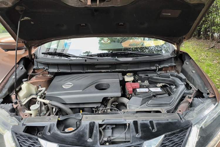 Used Nissan X-Trail 2015 2.0L CVT Comfort MAX Edition 2WD Engine Bay