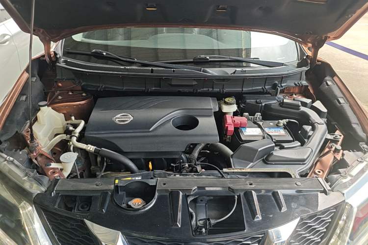 Used Nissan X-Trail 2015 2.0L CVT Comfort MAX Edition 2WD Engine Bay