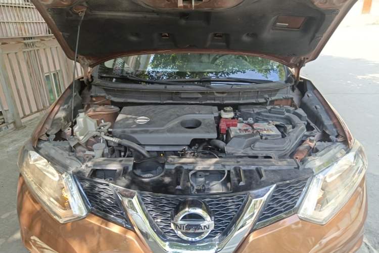 Used Nissan X-Trail 2015 2.0L CVT Comfort MAX Edition 2WD Engine Bay