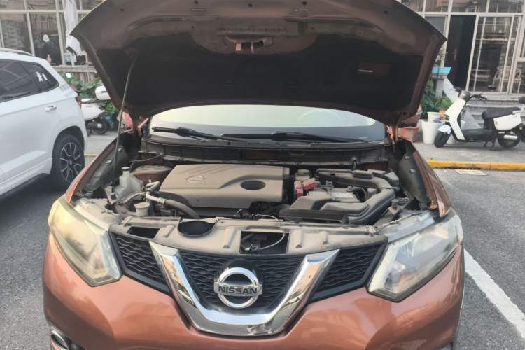 Used Nissan X-Trail 2015 2.0L CVT Comfort MAX Edition 2WD Engine Bay