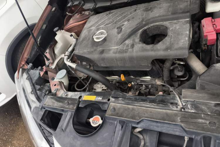 Used Nissan X-Trail 2015 2.0L CVT Comfort MAX Edition 2WD Engine Bay Right