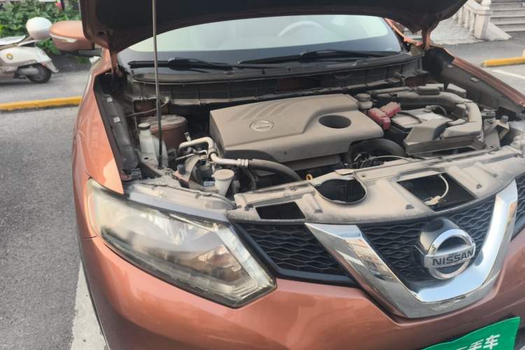 Used Nissan X-Trail 2015 2.0L CVT Comfort MAX Edition 2WD Engine Bay Right