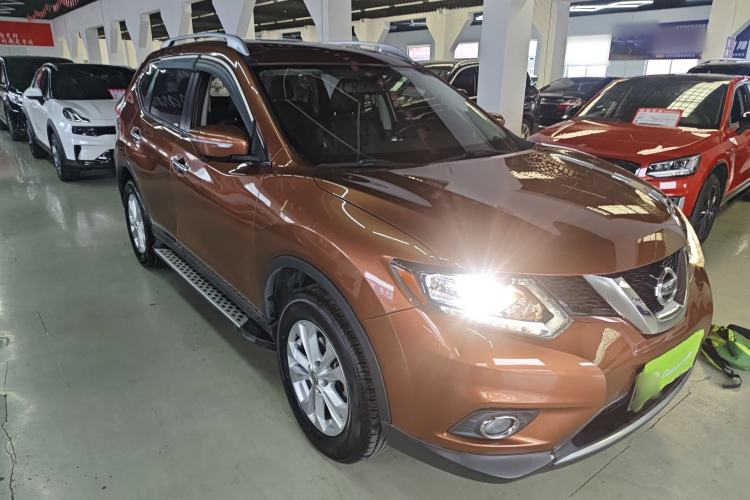 Used Nissan X-Trail 2015 2.0L CVT Comfort MAX Edition 2WD Exterior 1