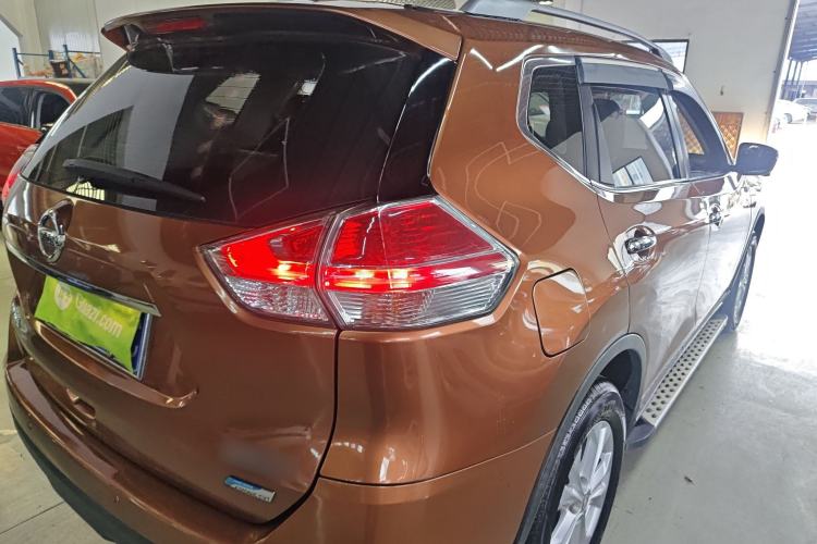 Used Nissan X-Trail 2015 2.0L CVT Comfort MAX Edition 2WD Exterior 3