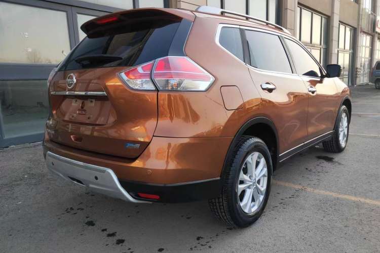 Used Nissan X-Trail 2015 2.5L CVT Leading MAX Edition 4WD Exterior 6
