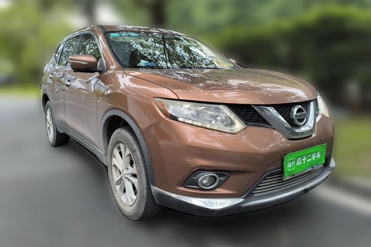 Used Nissan X-Trail 2015 2.0L CVT Comfort MAX Edition 2WD Front Right 45 Deg