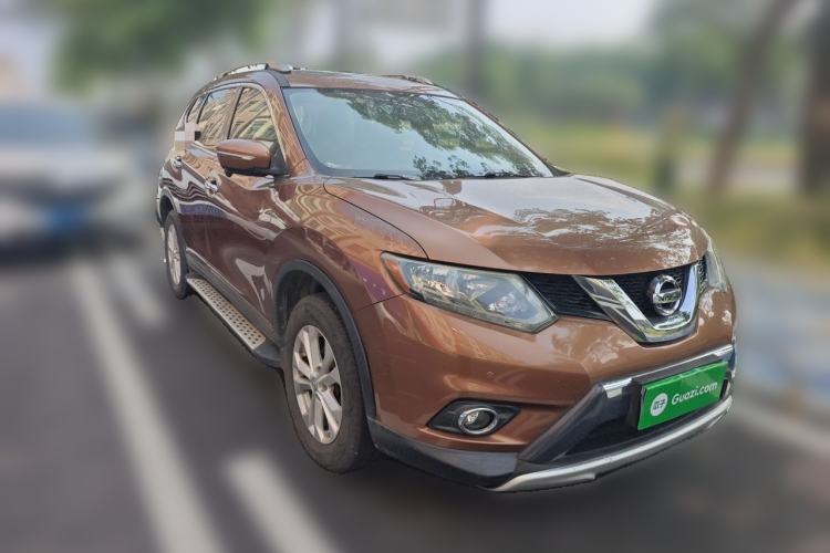 Used Nissan X-Trail 2015 2.0L CVT Comfort MAX Edition 2WD Front Right 45 Deg