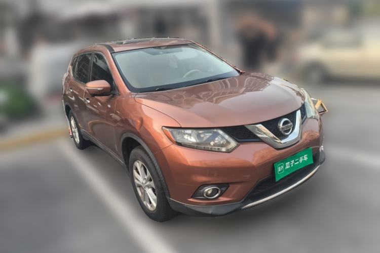 Used Nissan X-Trail 2015 2.0L CVT Comfort MAX Edition 2WD Front Right 45 Deg