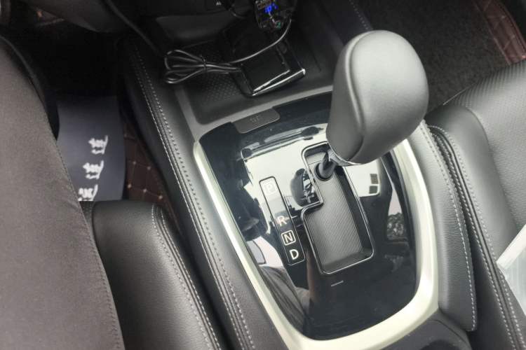 Used Nissan X-Trail 2015 2.0L CVT Comfort MAX Edition 2WD Gear Lever