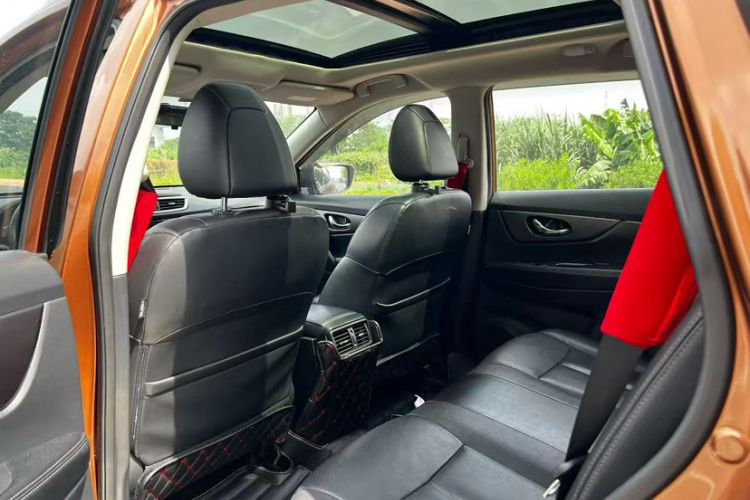 Used Nissan X-Trail 2015 2.0L CVT Comfort MAX Edition 2WD Interior 3