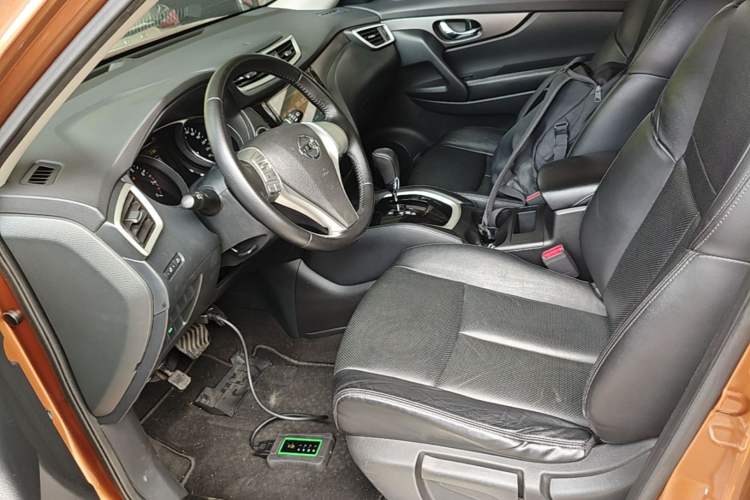 Used Nissan X-Trail 2015 2.0L CVT Comfort MAX Edition 2WD Left Front Seat