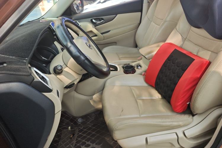 Used Nissan X-Trail 2015 2.0L CVT Comfort MAX Edition 2WD Left Front Seat