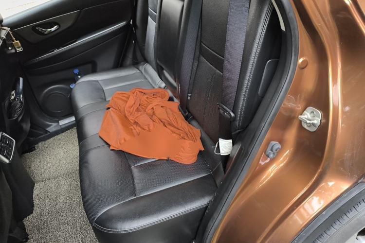 Used Nissan X-Trail 2015 2.0L CVT Comfort MAX Edition 2WD Left Rear Seat