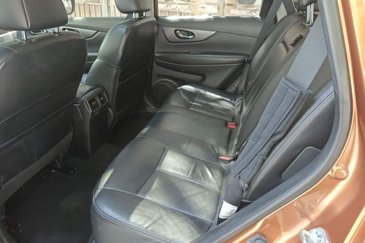 Used Nissan X-Trail 2015 2.0L CVT Comfort MAX Edition 2WD Left Rear Seat