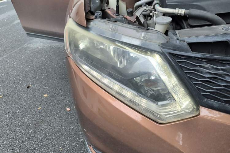 Used Nissan X-Trail 2015 2.0L CVT Comfort MAX Edition 2WD Right Front Headlight