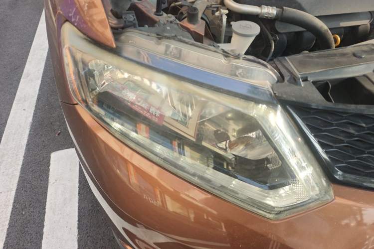 Used Nissan X-Trail 2015 2.0L CVT Comfort MAX Edition 2WD Right Front Headlight