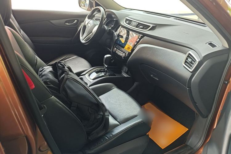 Used Nissan X-Trail 2015 2.0L CVT Comfort MAX Edition 2WD Right Front Seat