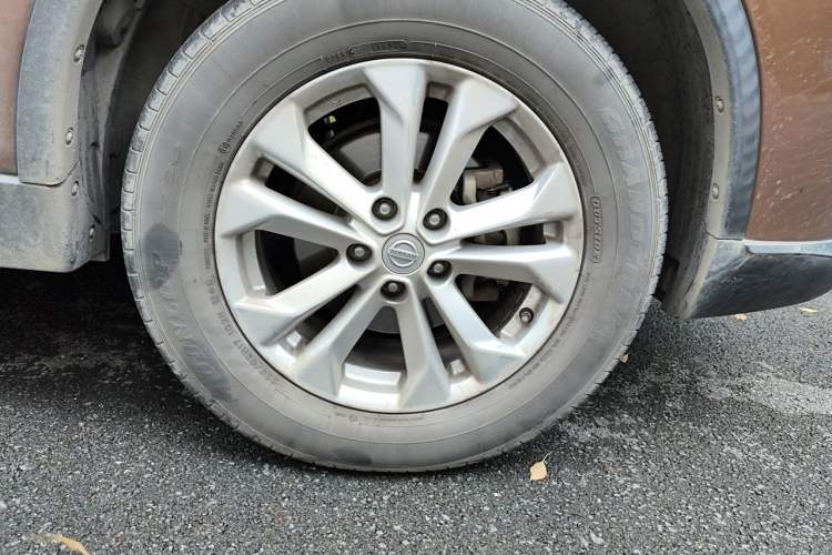 Used Nissan X-Trail 2015 2.0L CVT Comfort MAX Edition 2WD Right Front Wheel Hub
