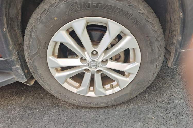 Used Nissan X-Trail 2015 2.0L CVT Comfort MAX Edition 2WD Right Front Wheel Hub