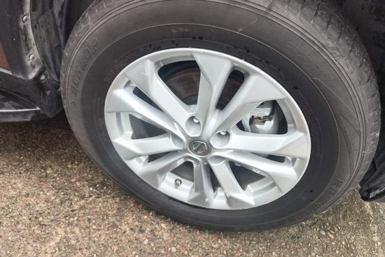 Used Nissan X-Trail 2015 2.0L CVT Comfort MAX Edition 2WD Right Front Wheel Hub