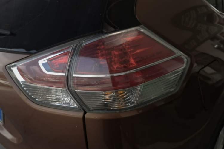 Used Nissan X-Trail 2015 2.0L CVT Comfort MAX Edition 2WD Right Rear Taillight