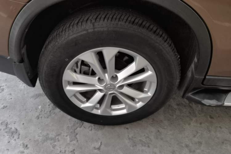 Used Nissan X-Trail 2015 2.0L CVT Comfort MAX Edition 2WD Right Rear Wheel Hub