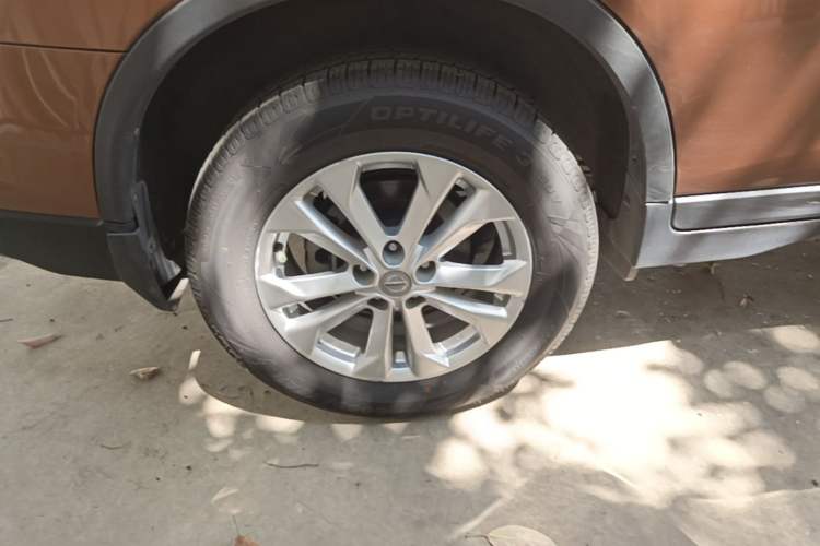 Used Nissan X-Trail 2015 2.0L CVT Comfort MAX Edition 2WD Right Rear Wheel Hub