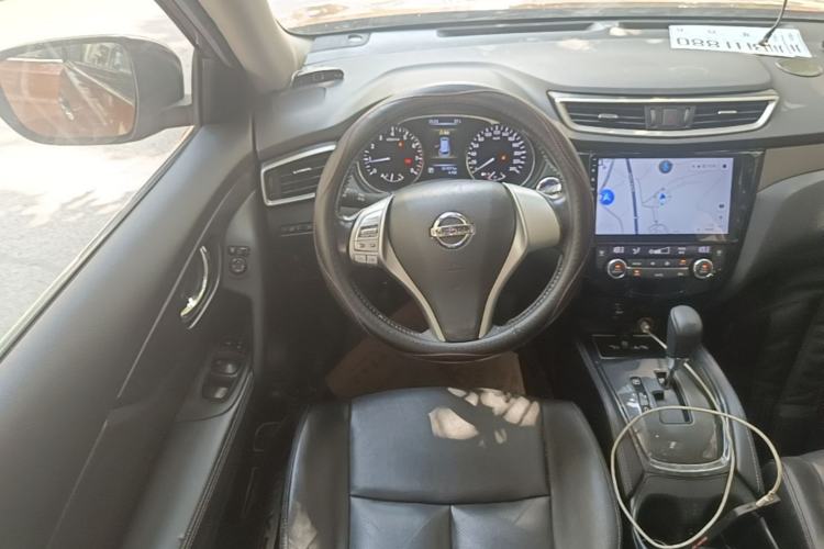 Used Nissan X-Trail 2015 2.0L CVT Comfort MAX Edition 2WD Steering Wheel
