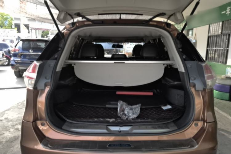 Used Nissan X-Trail 2015 2.0L CVT Comfort MAX Edition 2WD Trunk