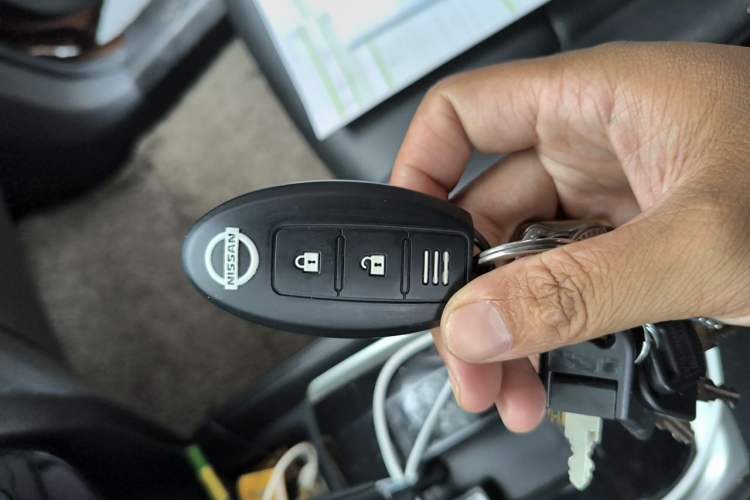 Used Nissan X-Trail 2015 2.0L CVT Comfort MAX Edition 2WD Vehicle Key
