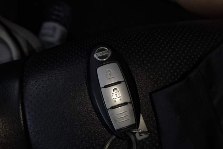 Used Nissan X-Trail 2015 2.0L CVT Comfort MAX Edition 2WD Vehicle Key