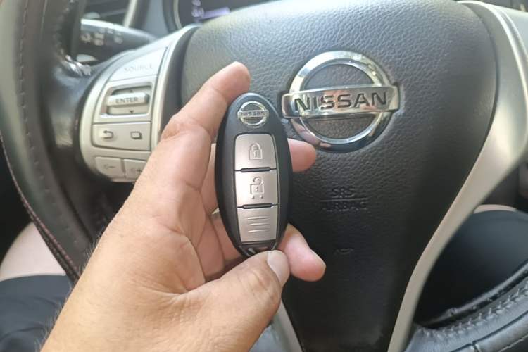 Used Nissan X-Trail 2015 2.0L CVT Comfort MAX Edition 2WD Vehicle Key