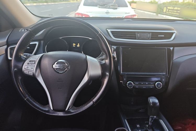 Used Nissan X-Trail 2015 2.0L CVT Comfort MAX Edition 2WD Center Console