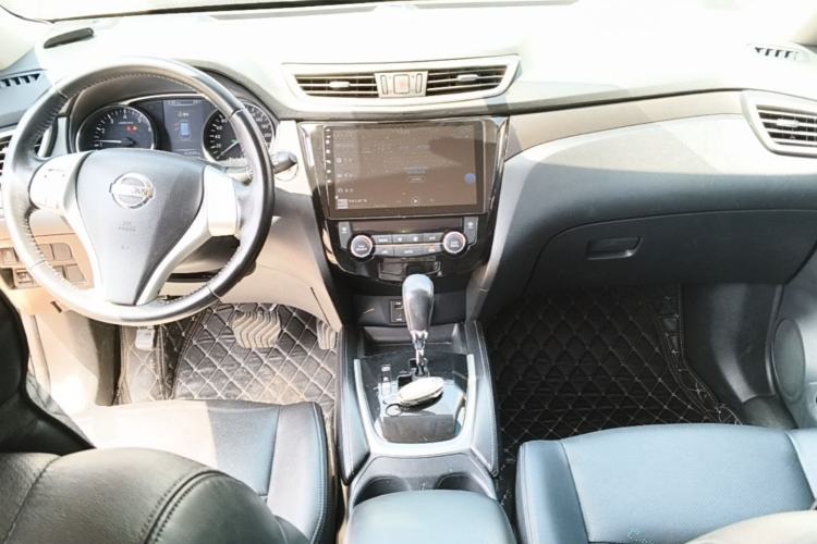 Used Nissan X-Trail 2015 2.0L CVT Comfort MAX Edition 2WD Center Console