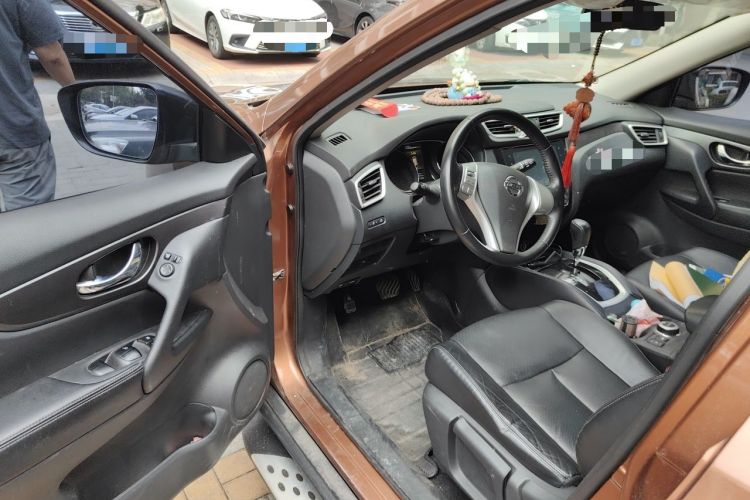 Used Nissan X-Trail 2015 2.0L CVT Comfort MAX Edition 2WD Driver Seat