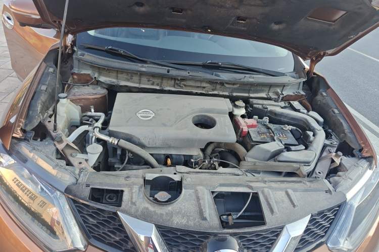 Used Nissan X-Trail 2015 2.0L CVT Comfort MAX Edition 2WD Engine Bay