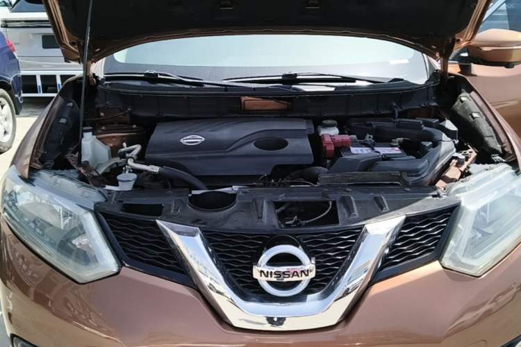 Used Nissan X-Trail 2015 2.0L CVT Comfort MAX Edition 2WD Engine Bay