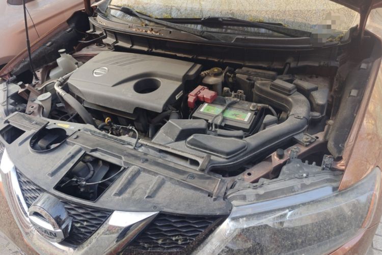Used Nissan X-Trail 2015 2.0L CVT Comfort MAX Edition 2WD Engine Bay Left