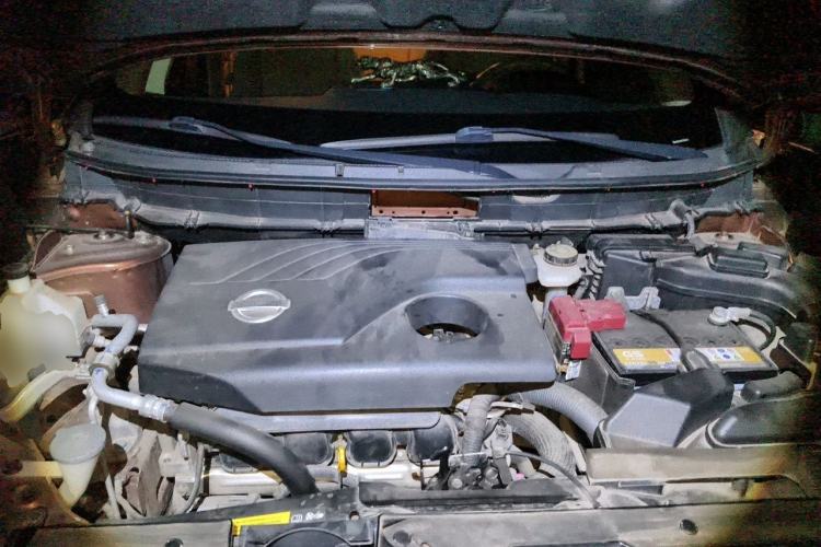 Used Nissan X-Trail 2015 2.0L CVT Comfort MAX Edition 2WD Engine Bay