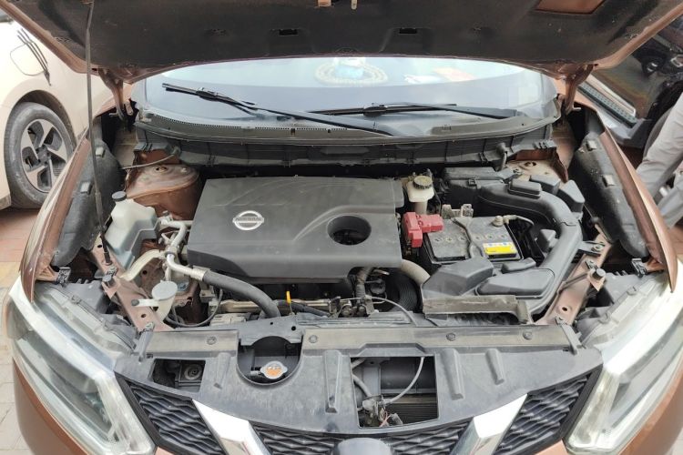 Used Nissan X-Trail 2015 2.0L CVT Comfort MAX Edition 2WD Engine Bay