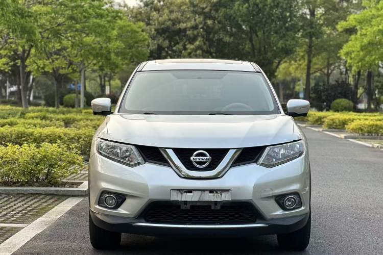 Used Nissan X-Trail 2015 2.0L CVT Comfort MAX Edition 2WD Exterior 1