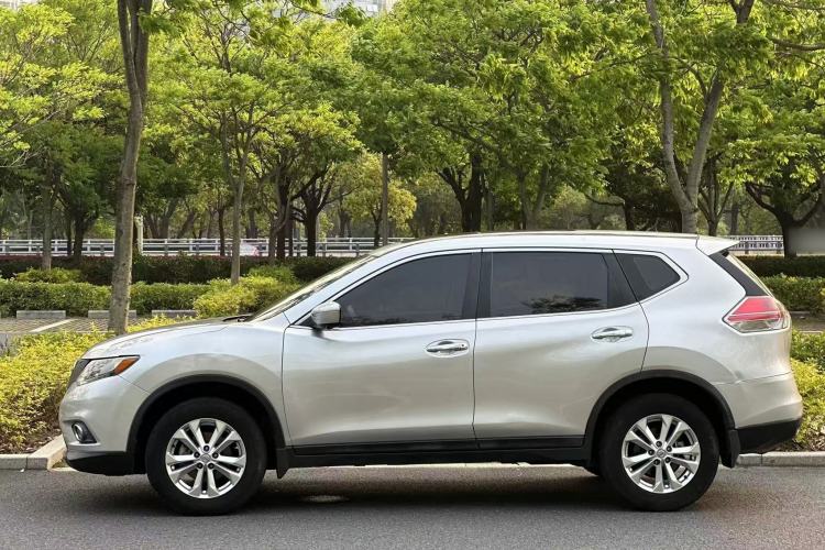 Used Nissan X-Trail 2015 2.0L CVT Comfort MAX Edition 2WD Exterior 2