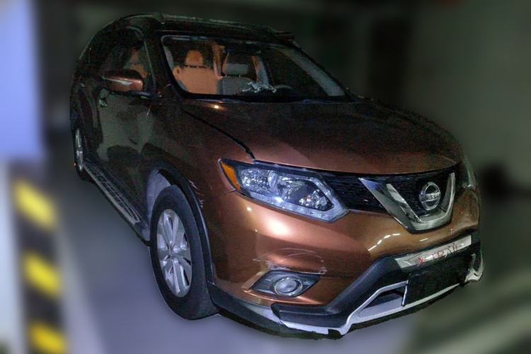 Used Nissan X-Trail 2015 2.0L CVT Comfort MAX Edition 2WD Front Right 45 Deg
