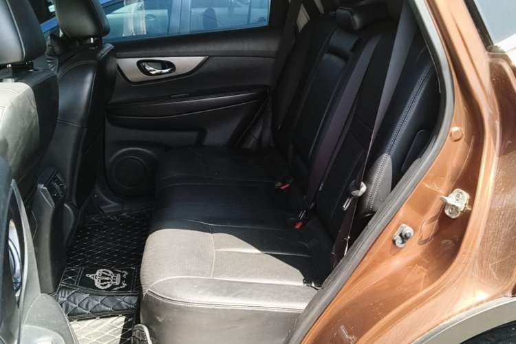 Used Nissan X-Trail 2015 2.0L CVT Comfort MAX Edition 2WD Left Rear Seat