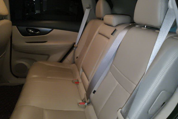 Used Nissan X-Trail 2015 2.0L CVT Comfort MAX Edition 2WD Left Rear Seat
