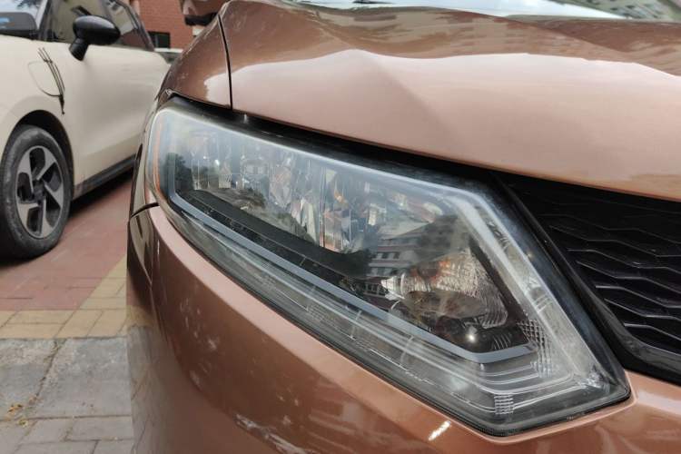 Used Nissan X-Trail 2015 2.0L CVT Comfort MAX Edition 2WD Right Front Headlight