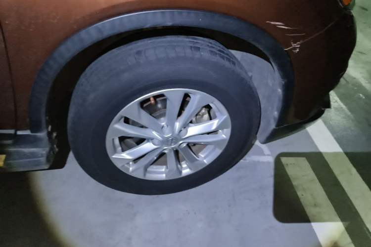 Used Nissan X-Trail 2015 2.0L CVT Comfort MAX Edition 2WD Right Front Wheel Hub
